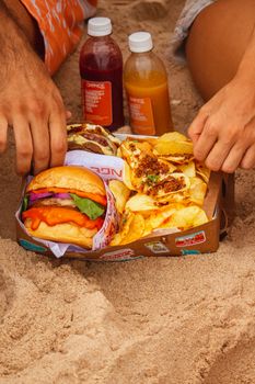 Zoomaburger Duo Sharing Box